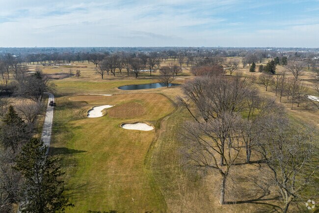 Ruth Lake Country Club is a private 18-hole course with a lakeside clubhouse.