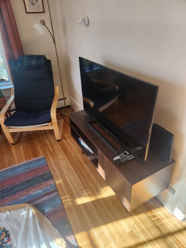 380 Lloyd Ave unit 1, Providence, RI 02906 - photo 5