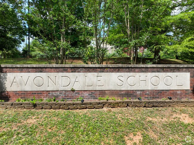 The student population of Avondale Elementary School is 441 and the school serves PK-5.