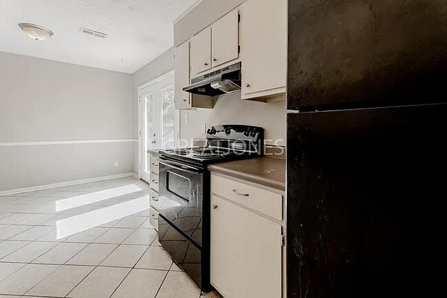 3536 Torbay Dr, Fayetteville, NC 28311 - photo 6