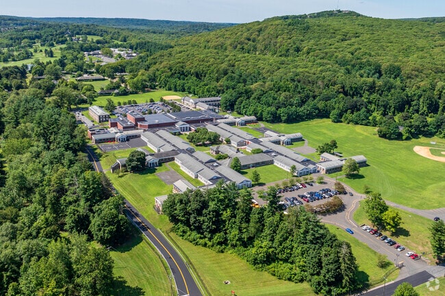 Fieldstone Elementary School educates approximately a total of 1247 students in an academic.