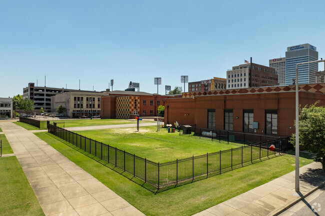 Downtown Elementary School has a student-teacher ratio of 19:1.
