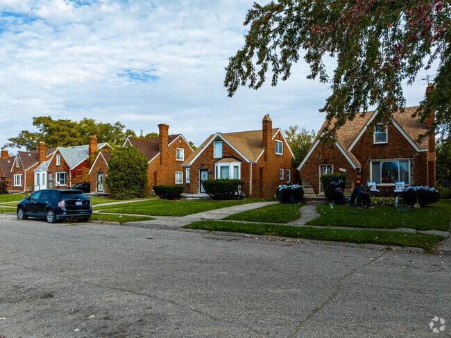 Traditional minimal homes in Schaefer 7-8 Lodge are very charming and well-kept.