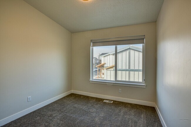 602 E Fort Union Blvd, Midvale, UT 84047 - photo 7
