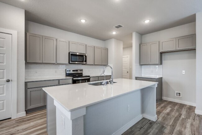 12435 Hurdelbrink Ranch, San Antonio, TX 78245 - photo 4