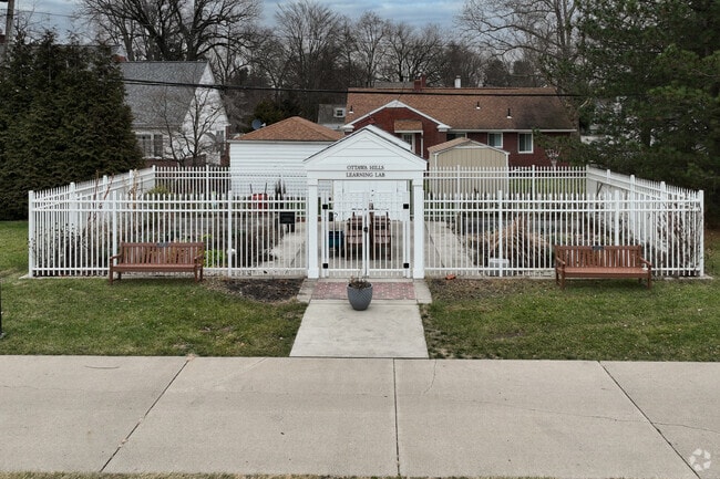 Ottawa Hills Elementary Garden