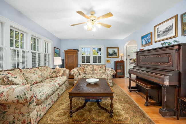 630 Pleasant St unit ID1317409P, Saugatuck, MI 49453 - photo 6