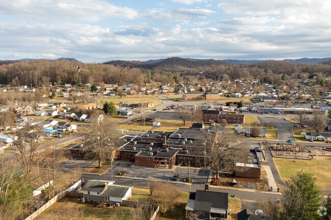West Side Elementary School is part of the highly rated Elizabethton City Schools system.