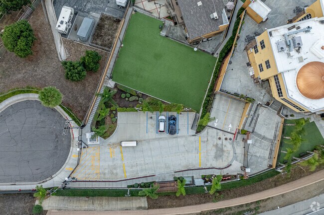 The pick up and drop off area for The Institute of Knowledge in Diamond Bar