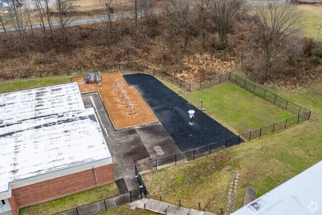 The student-teacher ratio at Friendship Hill Elementary School is 11 to 1.