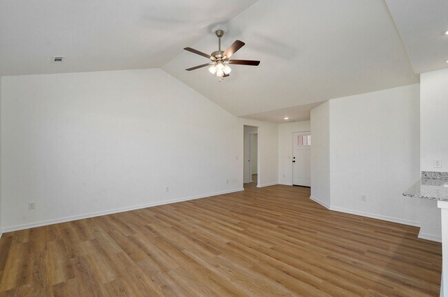 2417 E Timber Oak St, Republic, MO 65738 - photo 5