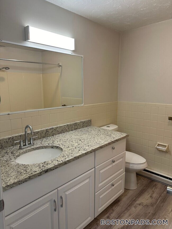 310 Thompson Rd unit 322, Webster, MA 01570 - photo 7