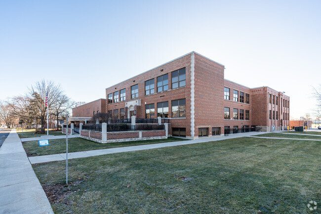 South Elementary School has an average student-to-teacher ratio of 10 to 1.