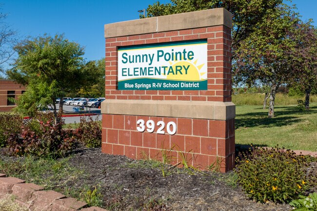Sunny Pointe Elementary offers top-rated education for Little Blue students.