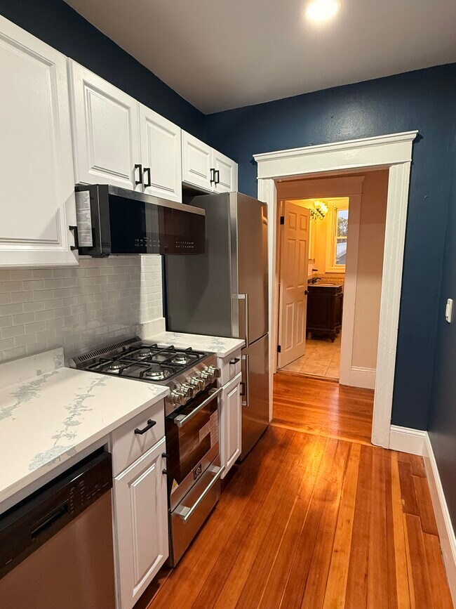 160 Irving Ave unit 3C, Providence, RI 02906 - photo 7