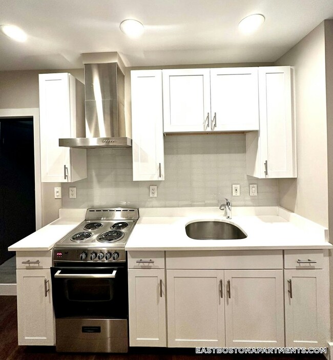 33 Maverick Square Unit 202, Boston, MA 02128