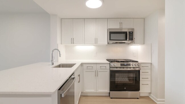 The Reserve at Clarendon Centre, Arlington, VA 22201 - photo 7