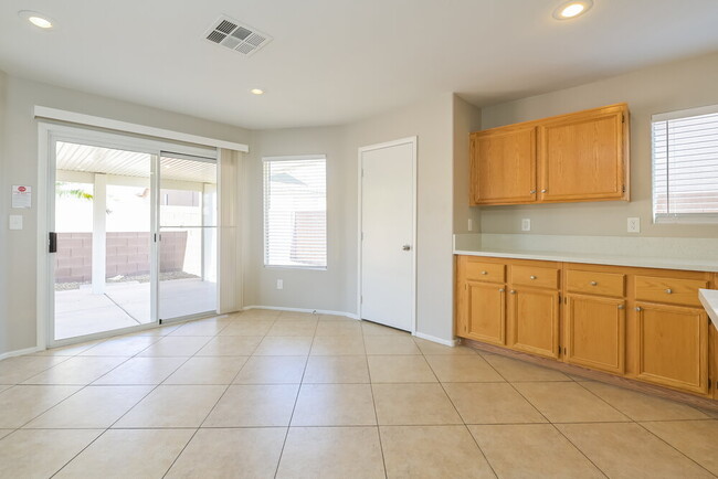 176 Sandhill Crane Ave, Henderson, NV 89002 - photo 5