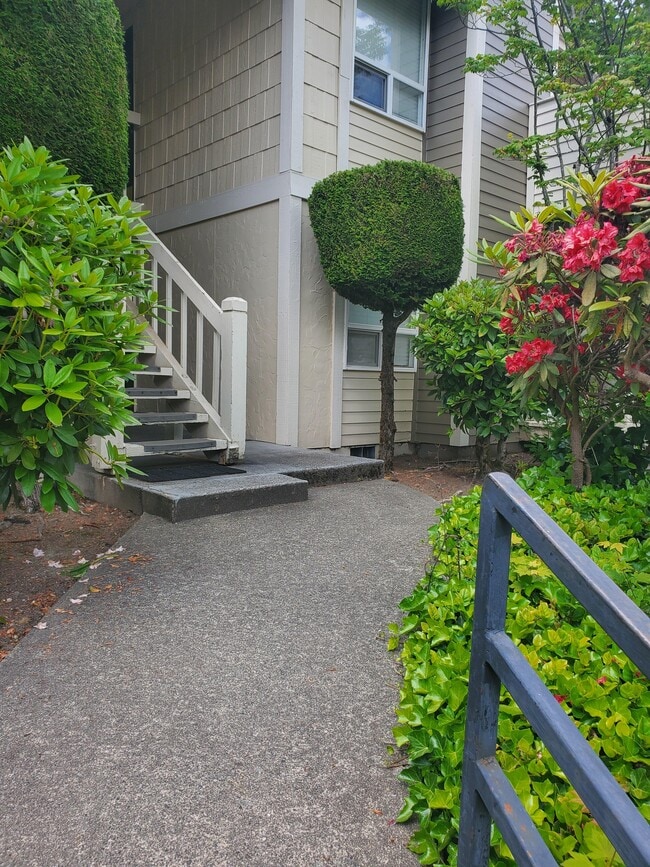 Campus View, Federal Way, WA 98003 - photo 3