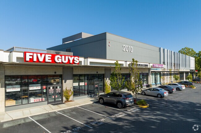 Plenty of retail and delicious food options available at Overlake Plaza near Bridle Trails.