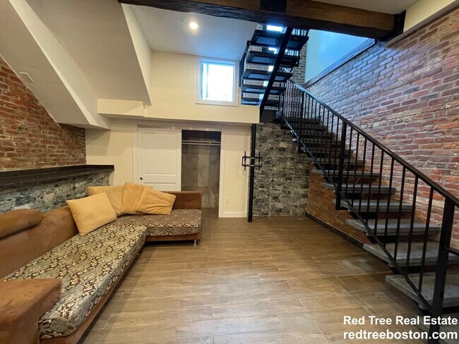 1028 Commonwealth Ave unit 3, Boston, MA 02215 - photo 7