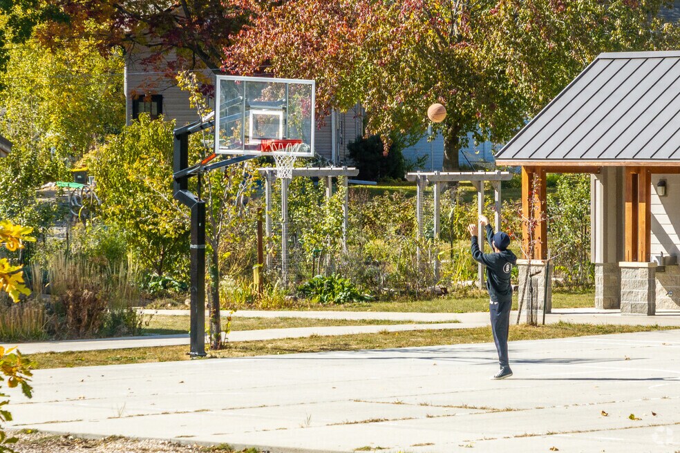 HD-NH_Creekside_550497_P2_V2_WA_011725