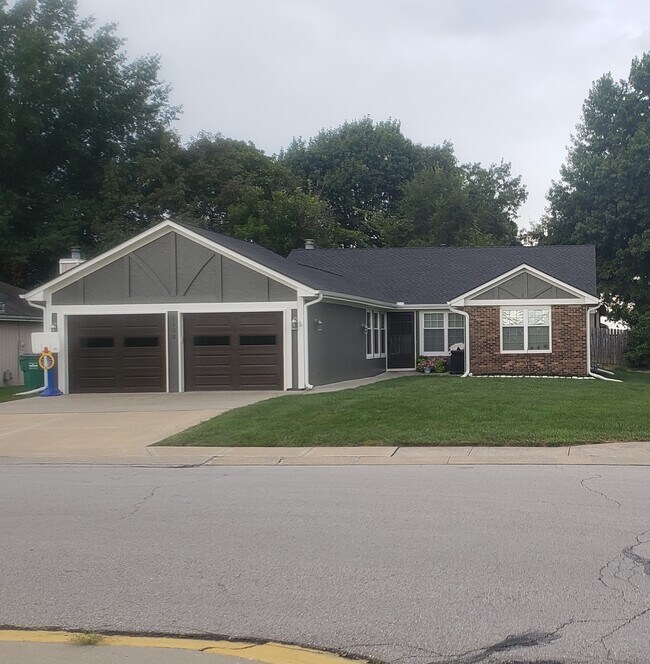 1102 Hampton Dr, Platte City, MO 64079