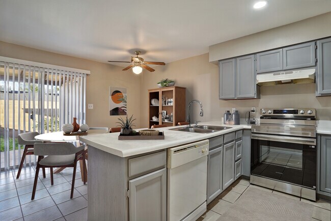 Evergreen on McKellips Apartments, Mesa, AZ 85201 - photo 2