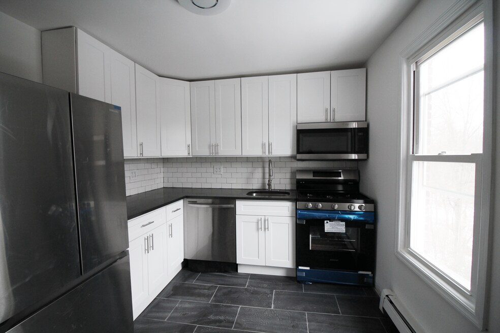51 High St unit 3, Catskill, NY 12414 - photo 1