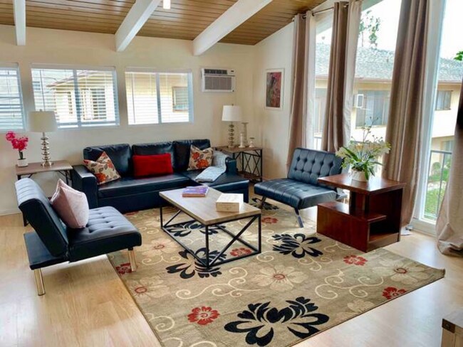 1153 N Ogden Dr unit Ogden Duplex Upstair, West Hollywood, CA 90046 - photo 3