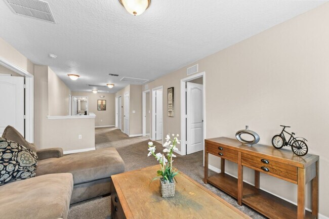 1174 Cypress Pointe Blvd unit ID1285812P, Davenport, FL 33896 - photo 3