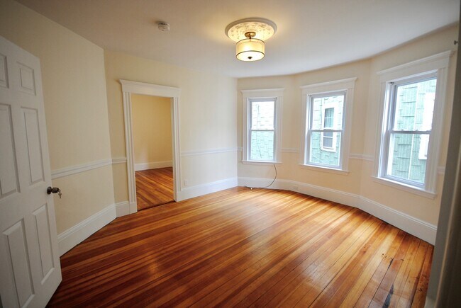 35 Sudan St unit U1 4-bed 4.5-bath, Dorchester, MA 02125 - photo 4