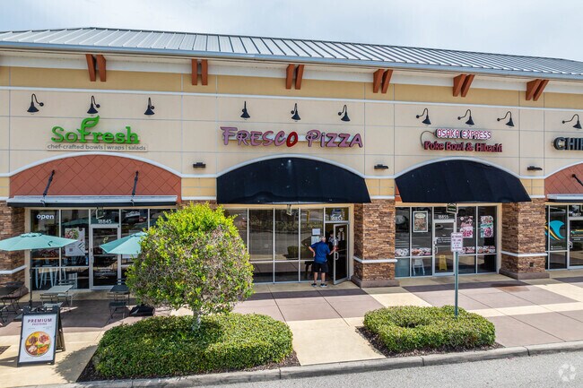 Patrons dine in or order take-out at eateries like Fresco Pizza in Concord Station, FL.