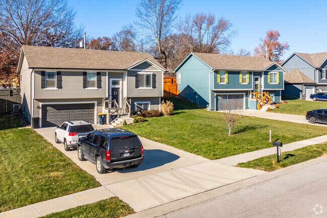 Split level homes line the streets of the White Oak neighborhood.
