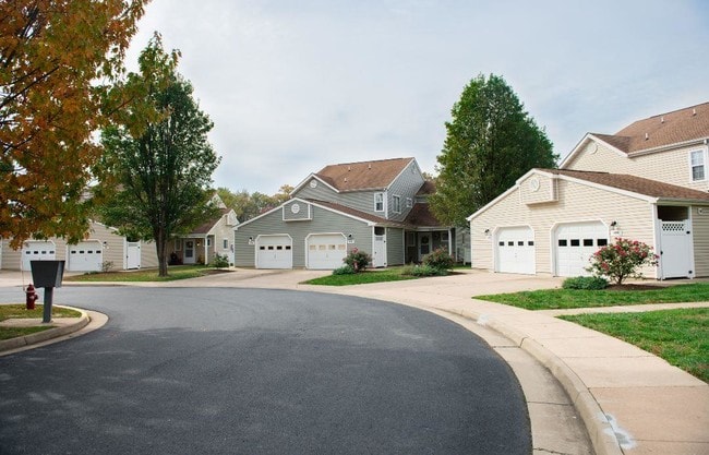 Dahlgren Townhomes ** No Cost Utilities *, Dahlgren, VA 22448 - photo 7