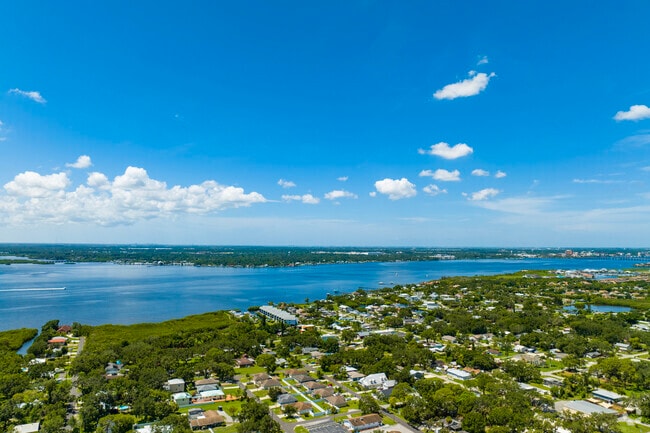 Ellenton has a small town feel in a lovely, tropical environment.