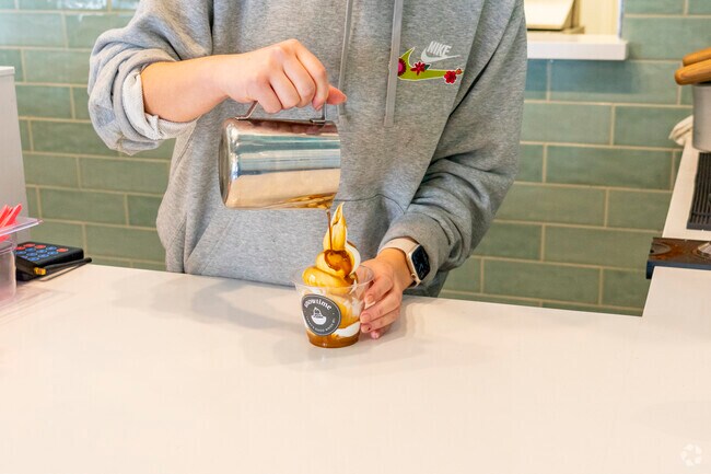 Korean desserts at Snowtime delight Castlemont with every sweet, handcrafted bite.