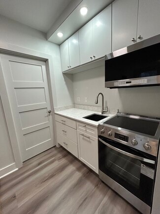 323 Water St Unit Apartment 1, Gardiner, ME 04345