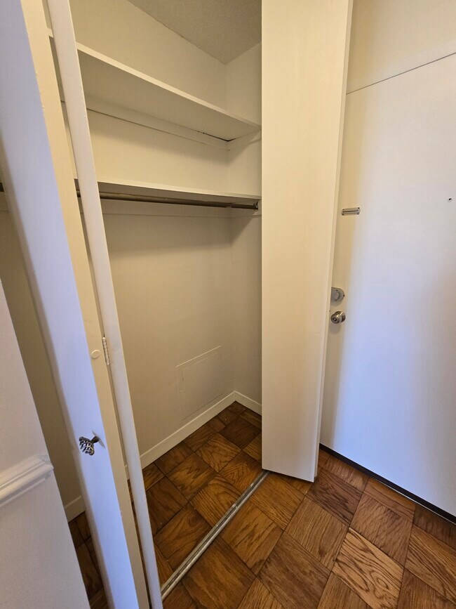 Carriage House unit 516, Washington, DC 20037 - photo 7