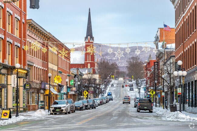 The downtown Rutland, VT area features a variety of local shops and restaurants for residents to visit.