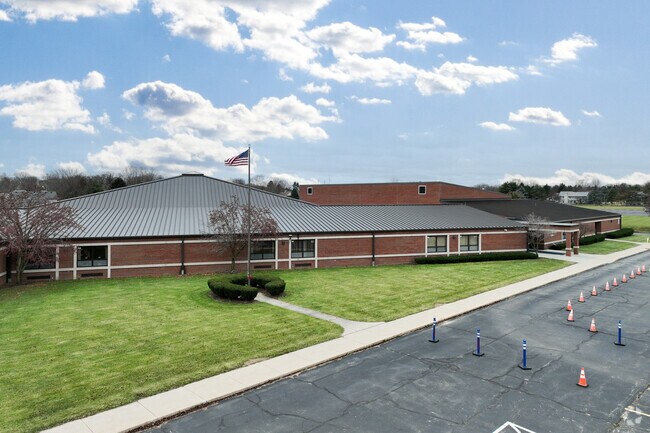 Holloway Side View - 2