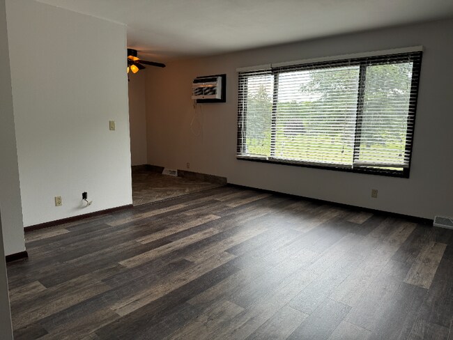 117 York Rd unit 4, Edgerton, WI 53534 - photo 3