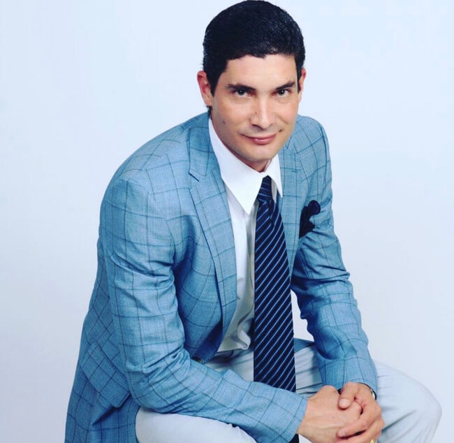 Agent Photo