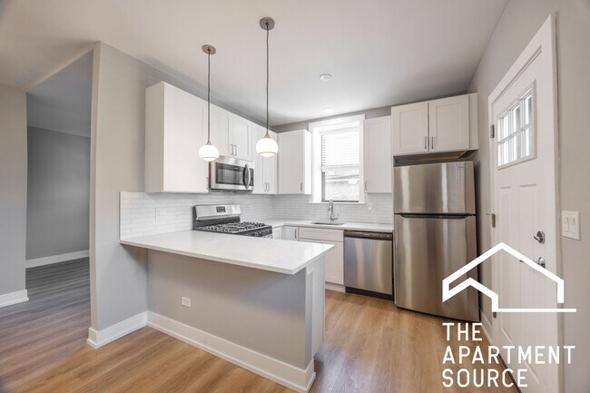 3939 N Janssen Ave unit 1, Chicago, IL 60613 - photo 2