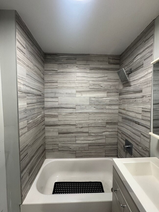 232 Van Horne St unit 2, Jersey City, NJ 07304 - photo 3