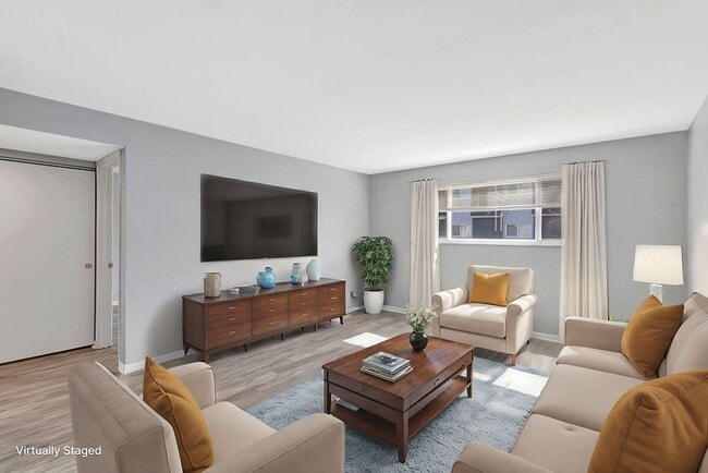 The Flats at Sycamore Creek at Miamisburg, OH - Newly Renovated 2 Bedroom Apartments!, Miamisburg, OH 45342 - photo 4