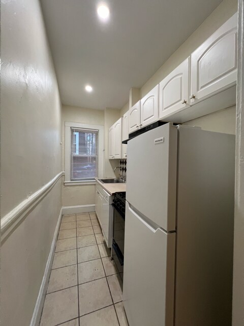130 Oxford St unit 3, Cambridge, MA 02140 - photo 2