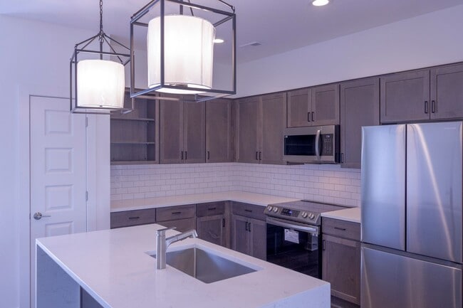 19637 W 200th St, Spring Hill, KS 66083 - photo 5