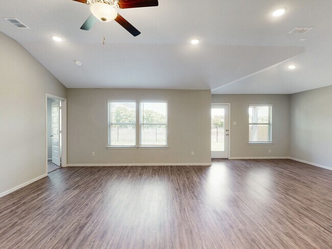 7617 Sunset Valley Ln unit 36456638, Ponder, TX 76259 - photo 5