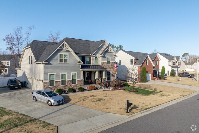 Craftsman styles are are popular in Deep Creek.